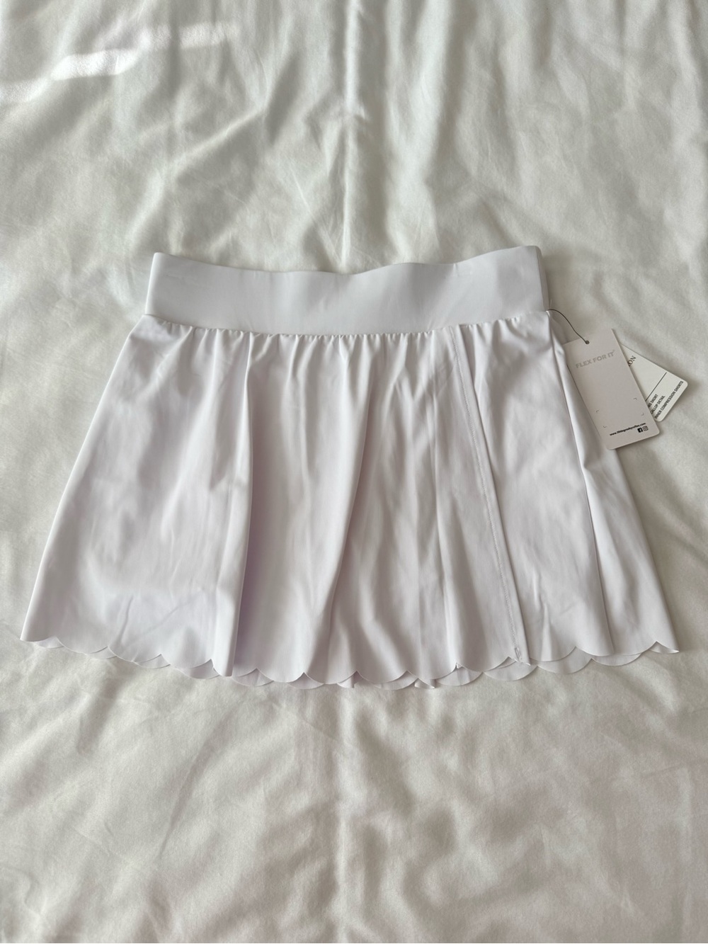 90 Degree By Reflex White Scalloped-Hem Pleated Skort